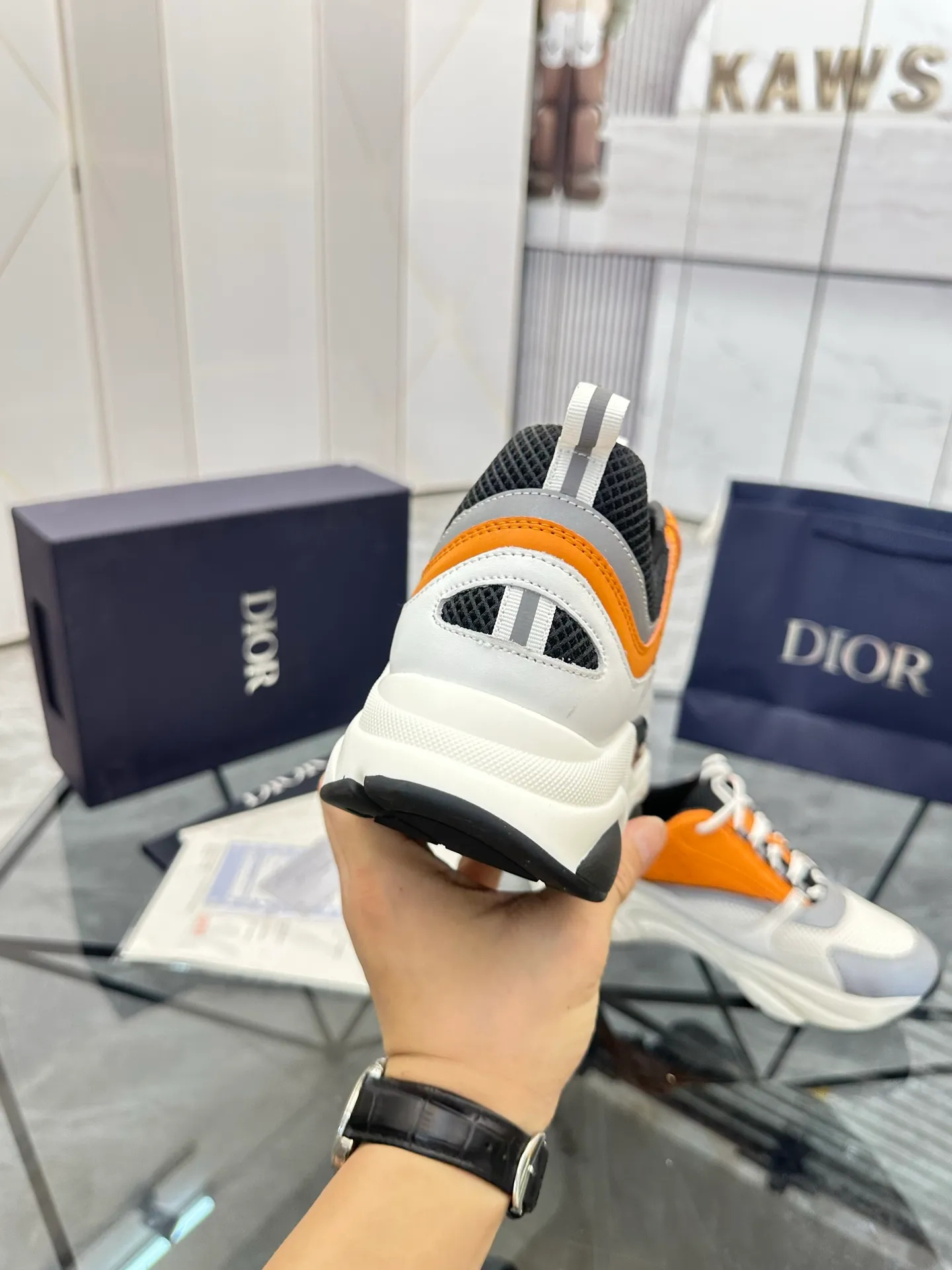 Men's shoes: 💰P460¥ Ready in Guangzhou, fully packaged Product trademark: Dior* "Dior*" low-top casual shoes Regular size: 38-46 (can be customized to 47) B22 Product materials: imported cowhide leather upper spliced ​​with original fabric, breathable lining, original outsole. Number: 920